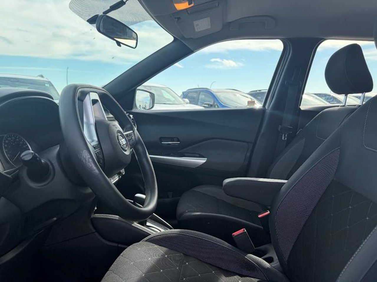 2019 Nissan Kicks SV FWD White Sherwood Park - photo #5