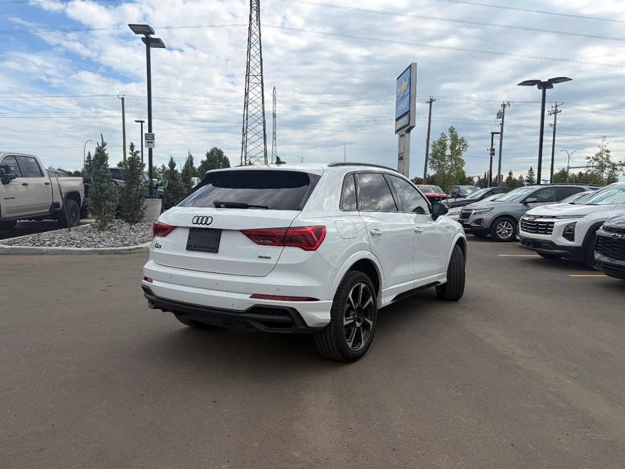 2025 Audi Q3 Progressiv 45 TFSI quattro White Sherwood Park - photo #4