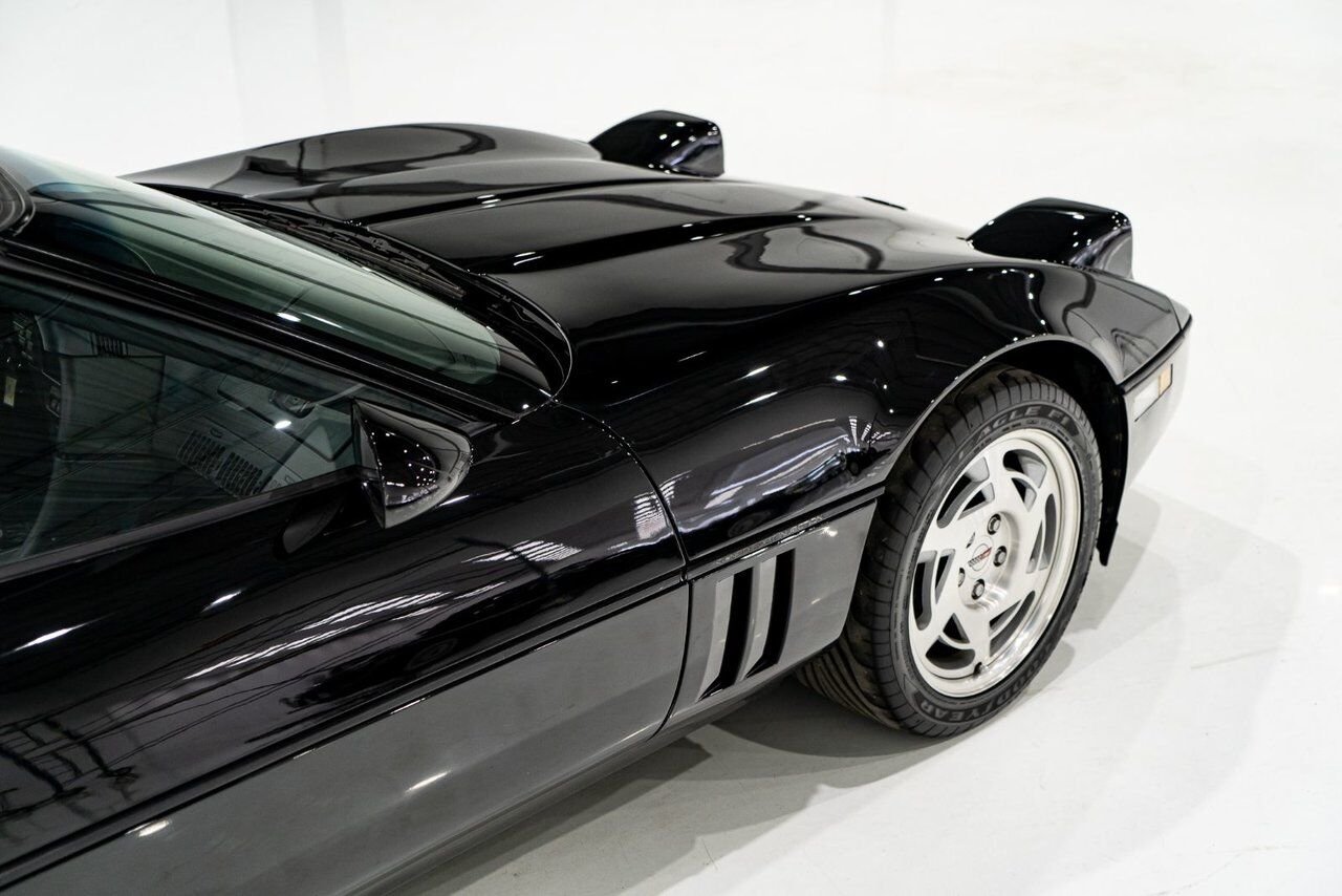 Chevrolet Corvette ZR1 | PRIX EN USD 1990 Noir Montréal - photo #41