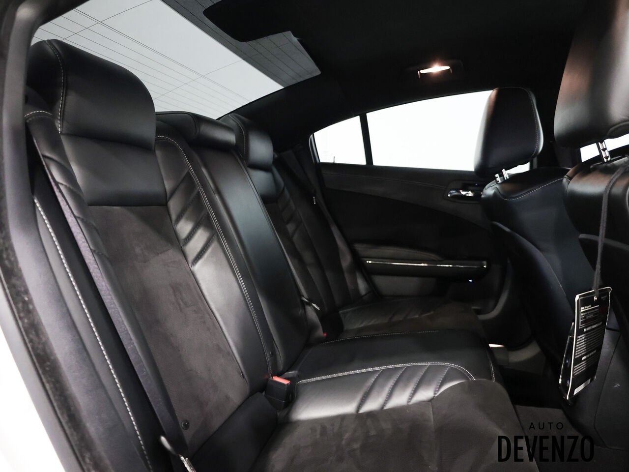 2023 Dodge Charger White Saint-Eustache - photo #10