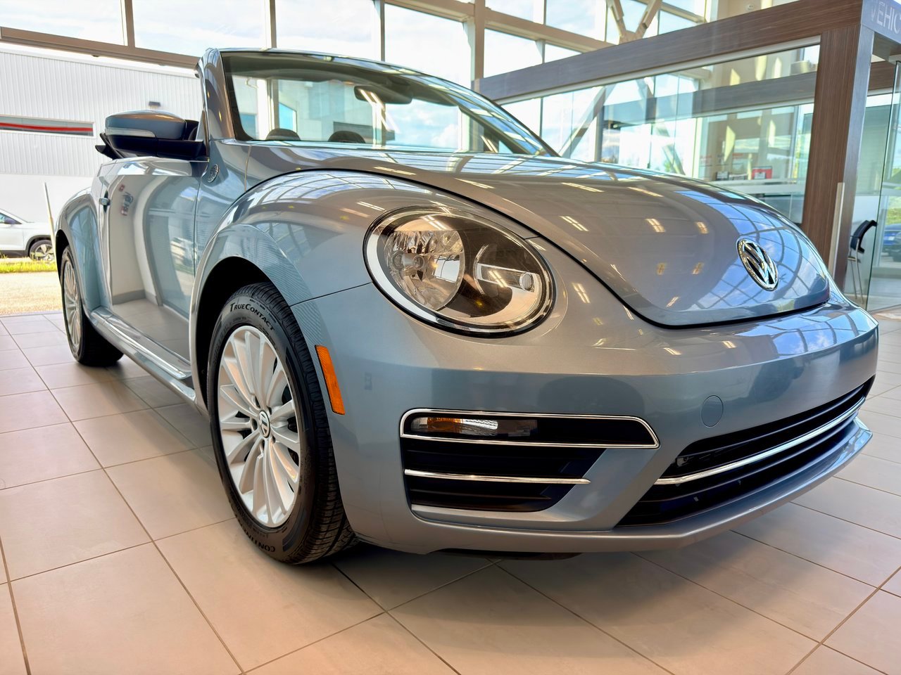 Volkswagen Beetle Convertible 2019 Bleu Notre-Dame-des-Prairies - photo #6