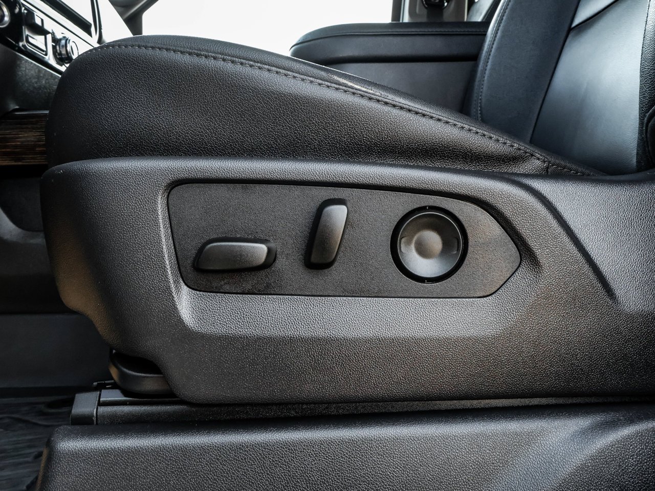 2025 GMC Sierra 1500 4WD Crew Cab 147 Elevation Grey Sherwood Park - photo #21