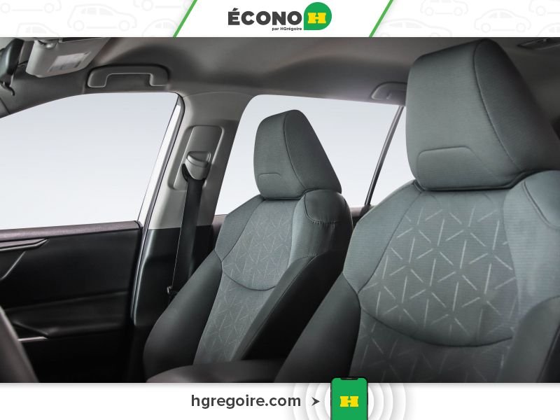 2019 Toyota Rav 4 White Blainville - photo #8