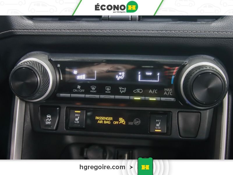 2019 Toyota Rav 4 White Blainville - photo #15