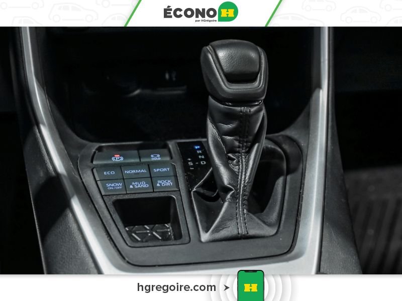 2019 Toyota Rav 4 White Blainville - photo #17