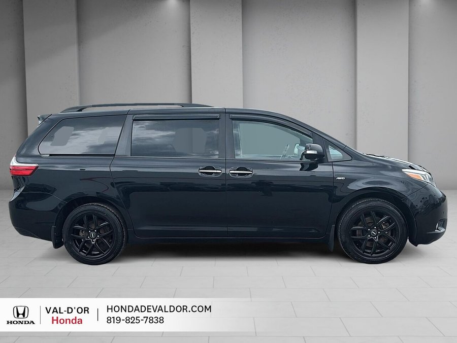 2017 Toyota Sienna 2017 Black