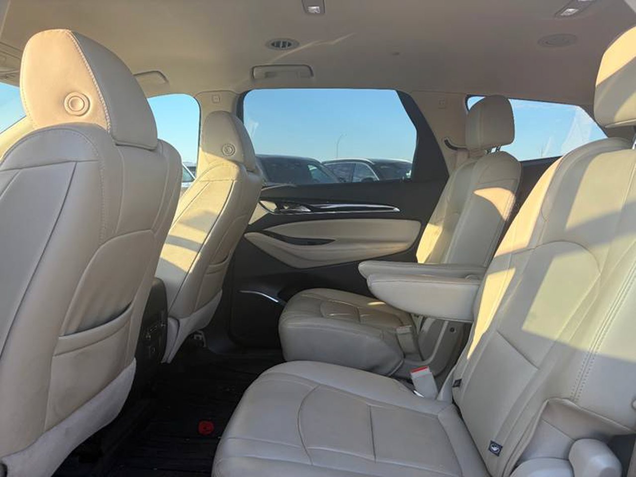 2019 Buick Enclave AWD 4dr Essence White Sherwood Park - photo #5
