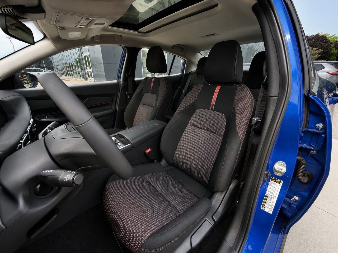 2026 NISSAN Sentra SENTRA SR Bluestone Pearl/Super Black Châteauguay - photo #13