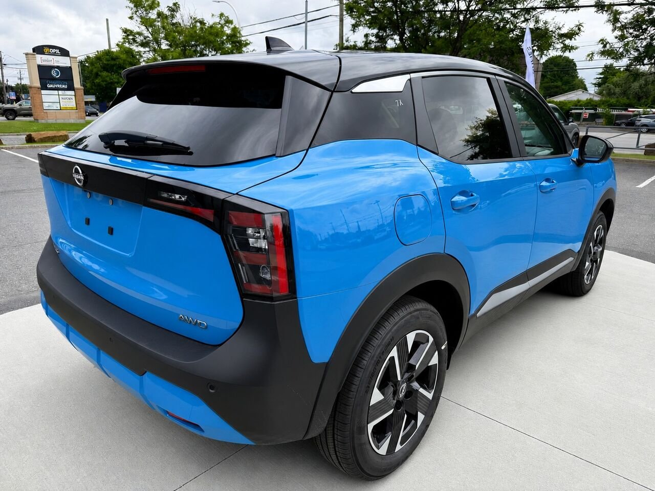 2026 NISSAN Kicks KICKS SV AWD Artic Ice Blue Metallic/Super Black Châteauguay - photo #5