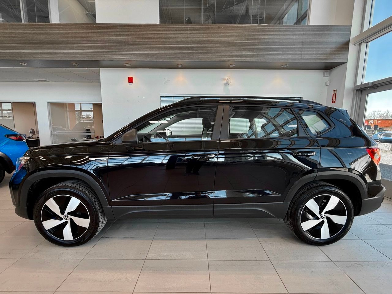 Volkswagen Taos 2024 Noir Notre-Dame-des-Prairies - photo #10