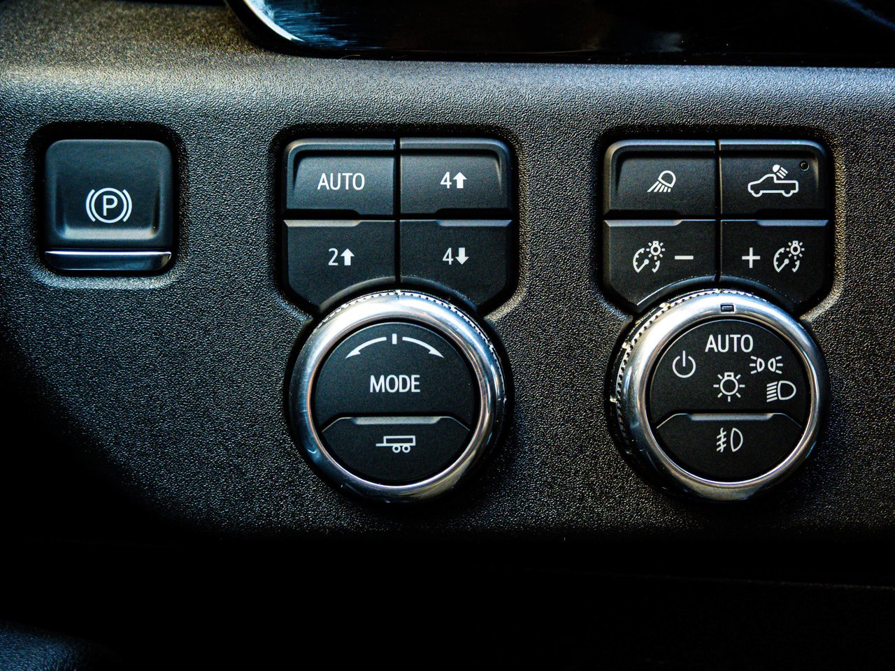 2025 GMC Sierra 3500HD 4WD Crew Cab 159 SLT Red Sherwood Park - photo #17