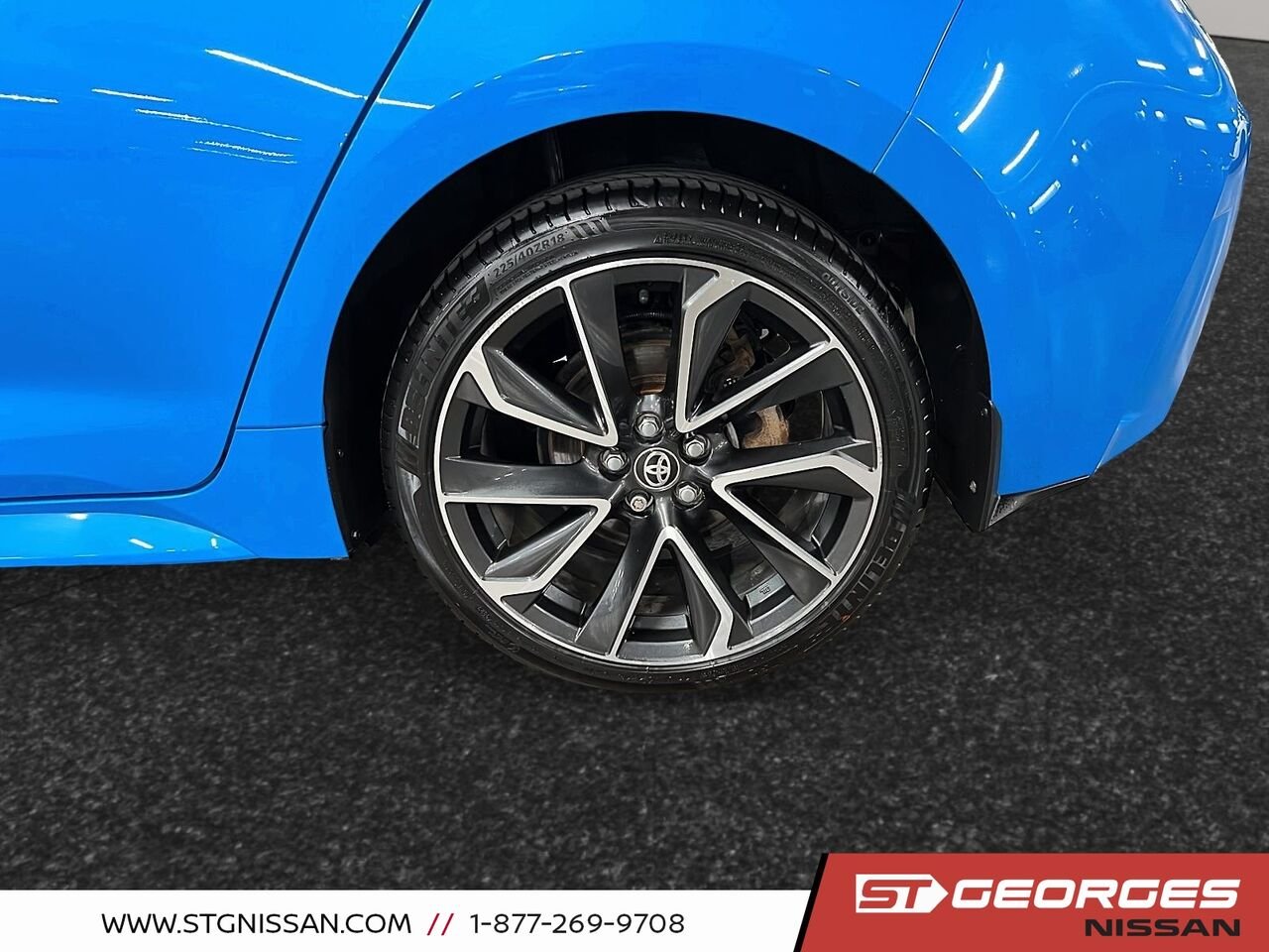 2021 Toyota Corolla Hatchback Blue Saint-Georges - photo #6