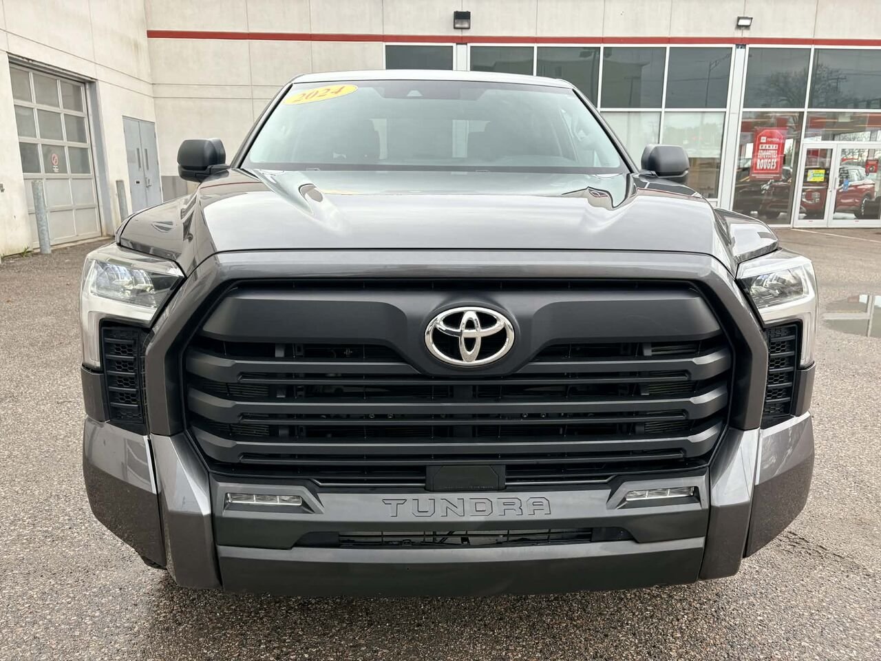 2024 Toyota TUNDRA Grey Mont-Laurier - photo #1