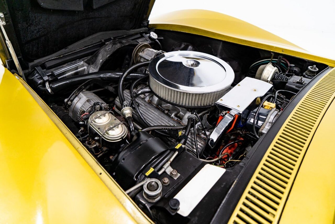 1972 Chevrolet Corvette Unrestored matching# LT1 with documented 103,454km(64,283mi) | PRIX EN USD Gold Montreal - photo #14