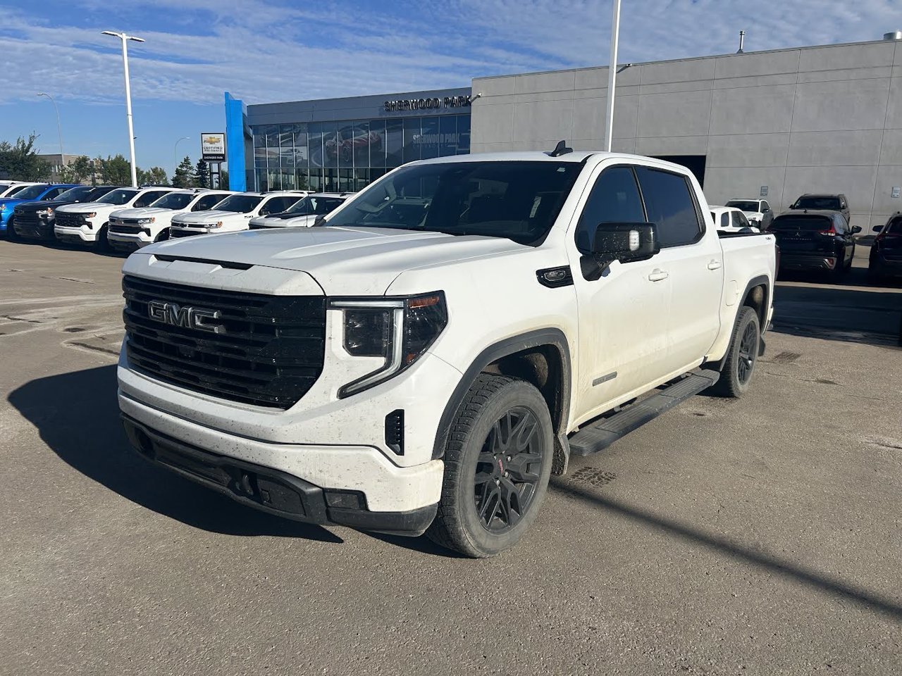 2023 GMC Sierra 1500 4WD Crew Cab 147 Elevation White Sherwood Park - photo #2