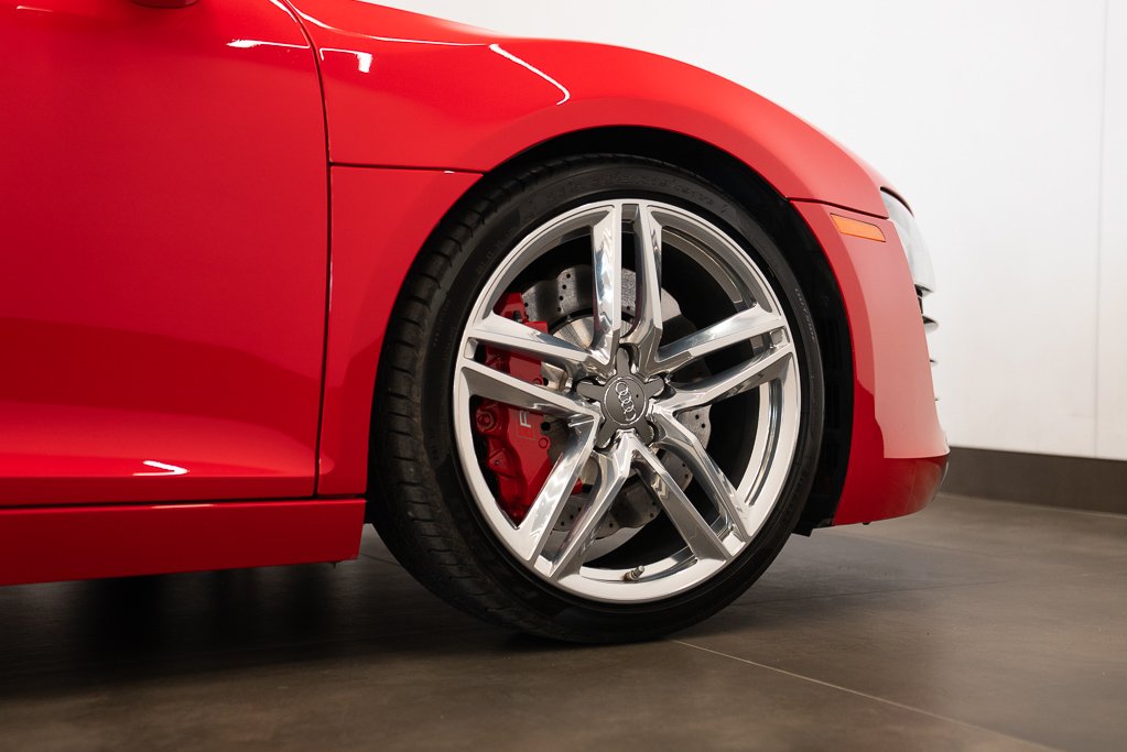 2015 Audi R8 V8 Spyder \ LOW KM Red Kirkland - photo #6