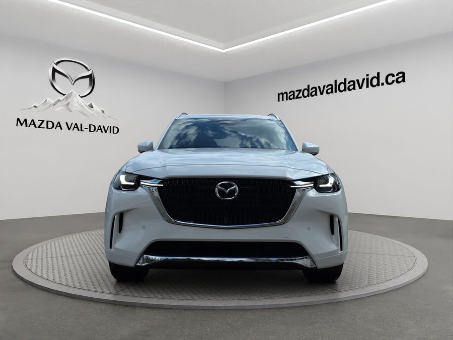 Mazda CX-90 hybride rechargeable Signature PHEV, 7 passagers, toit pano, cuir, sièges ventilés 2026 Quartz platine métallisé