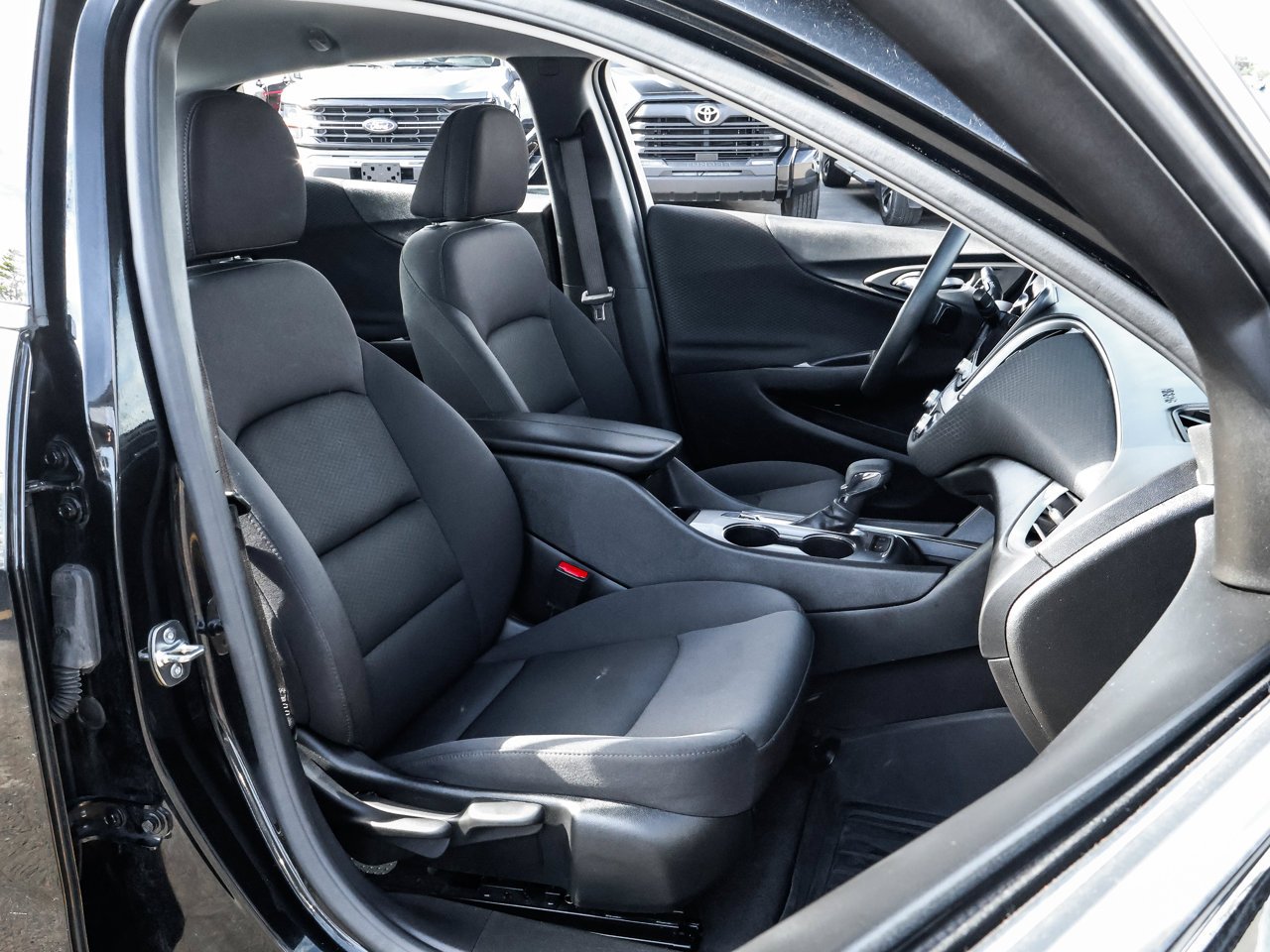 2025 Chevrolet Malibu 4dr Sdn 1LT Black Sherwood Park - photo #14
