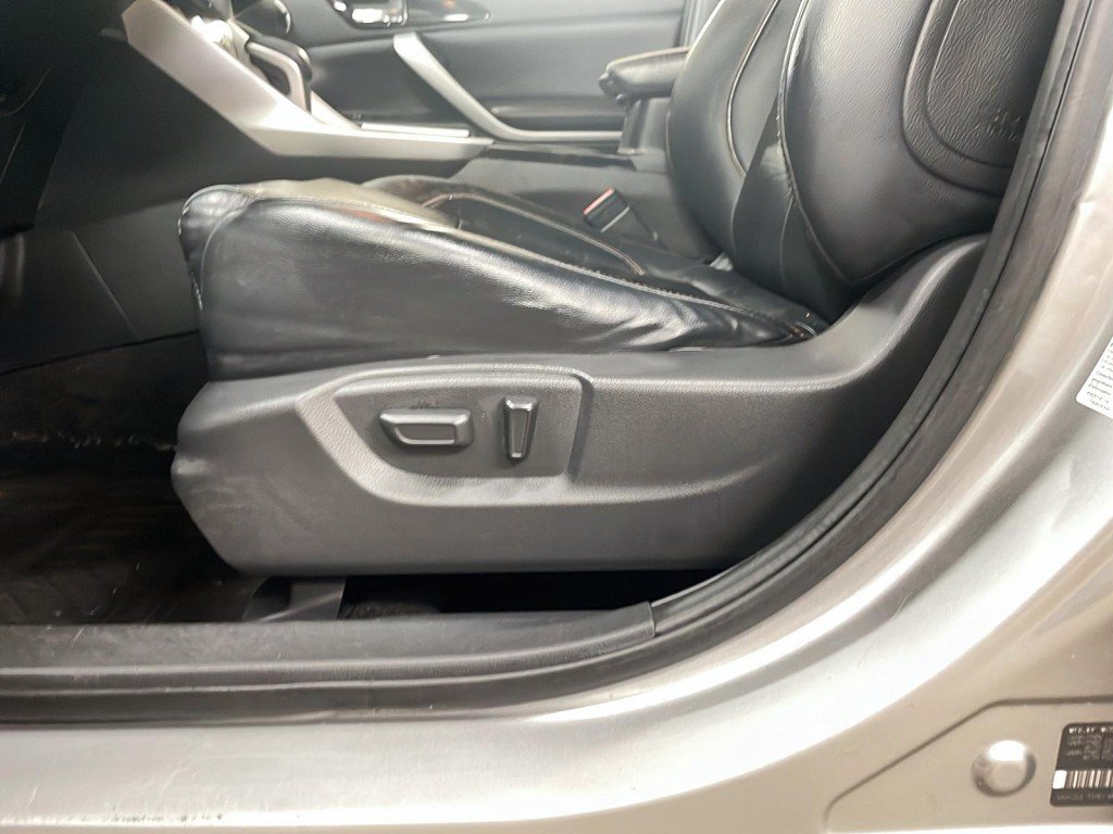 Mitsubishi Eclipse 2018 Argent Amos - photo #11