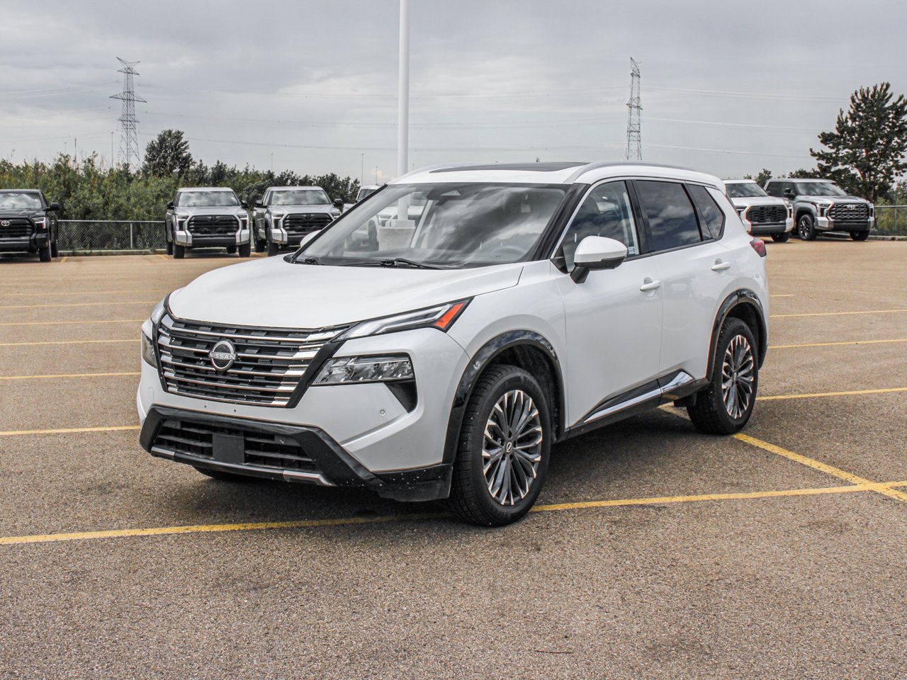 2024 Nissan Rogue AWD Platinum White Sherwood Park - photo #3