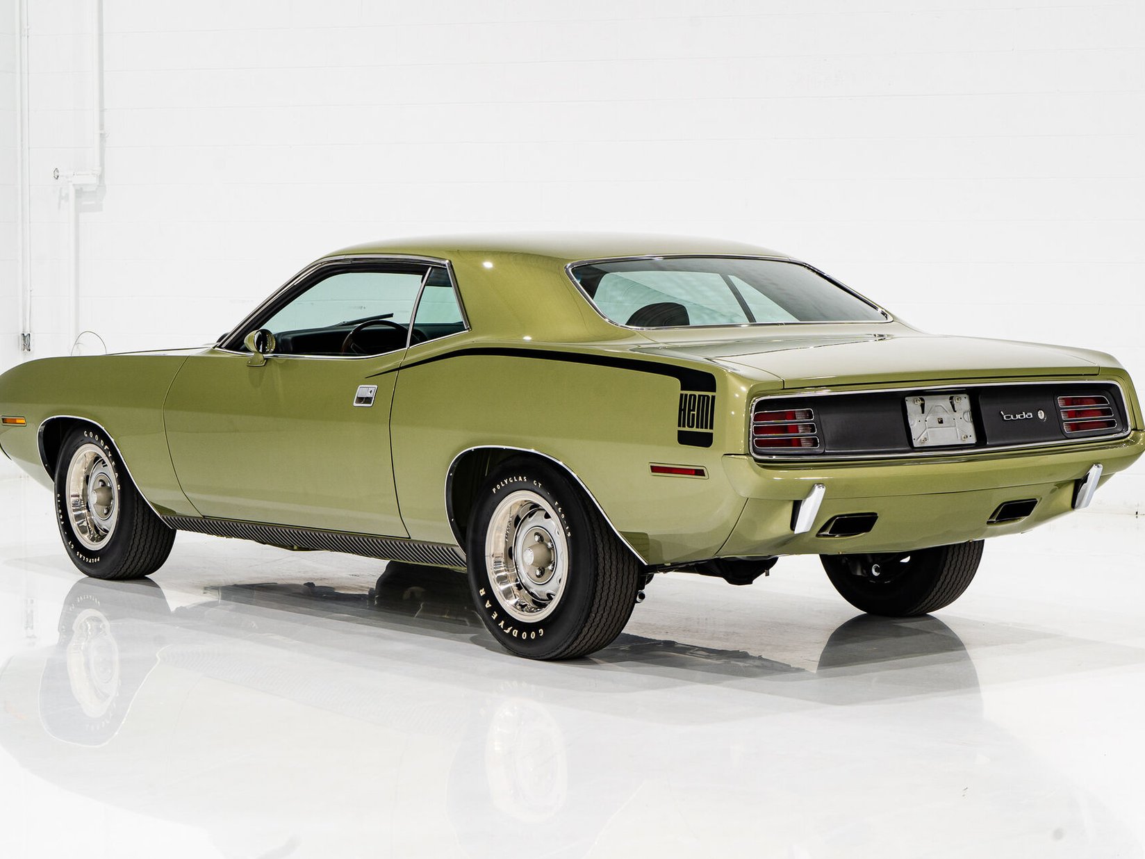 Plymouth HEMI Cuda 1 de 3 Exemplaires Utilisés par la Division Course de Chrysler France **PRIX EN USD** 1970 Vert Montréal - photo #23