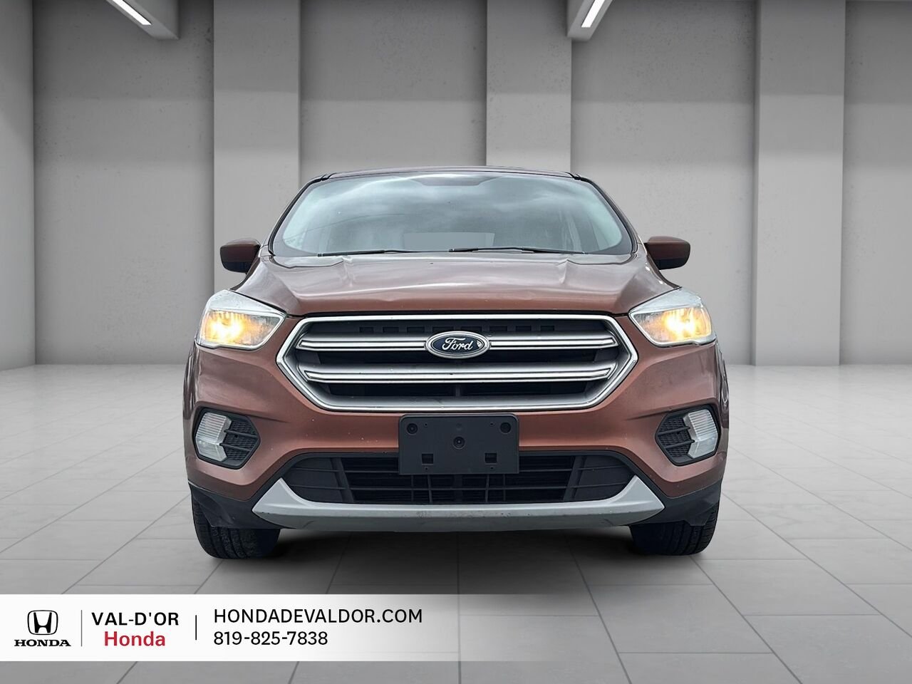 Ford Escape 4 portes SE, Traction avant 2017 Orange Val-d'Or - photo #1