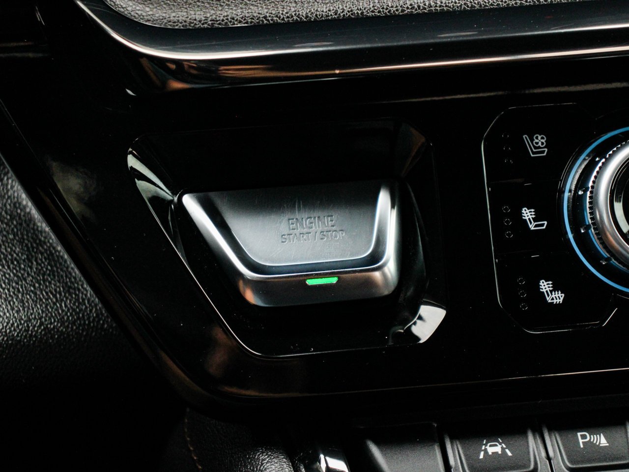 2022 GMC Sierra 1500 4WD Crew Cab 147 AT4 Black Sherwood Park - photo #23