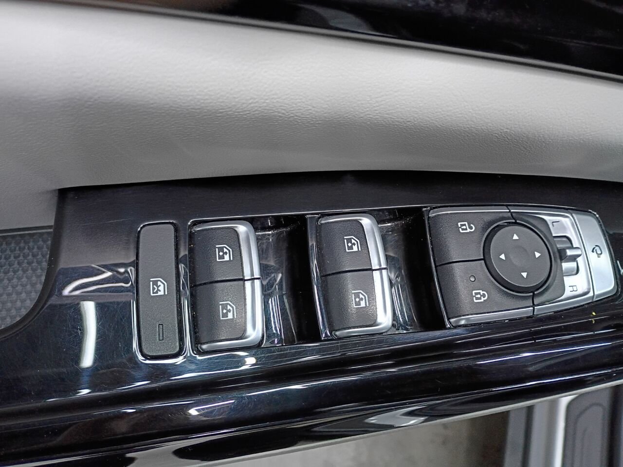 2023 Kia Carnival Silver Blainville - photo #21