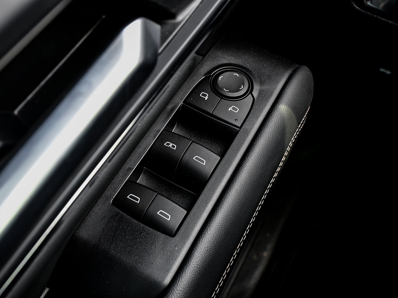 2026 GMC Terrain AWD 4dr Elevation White Sherwood Park - photo #17