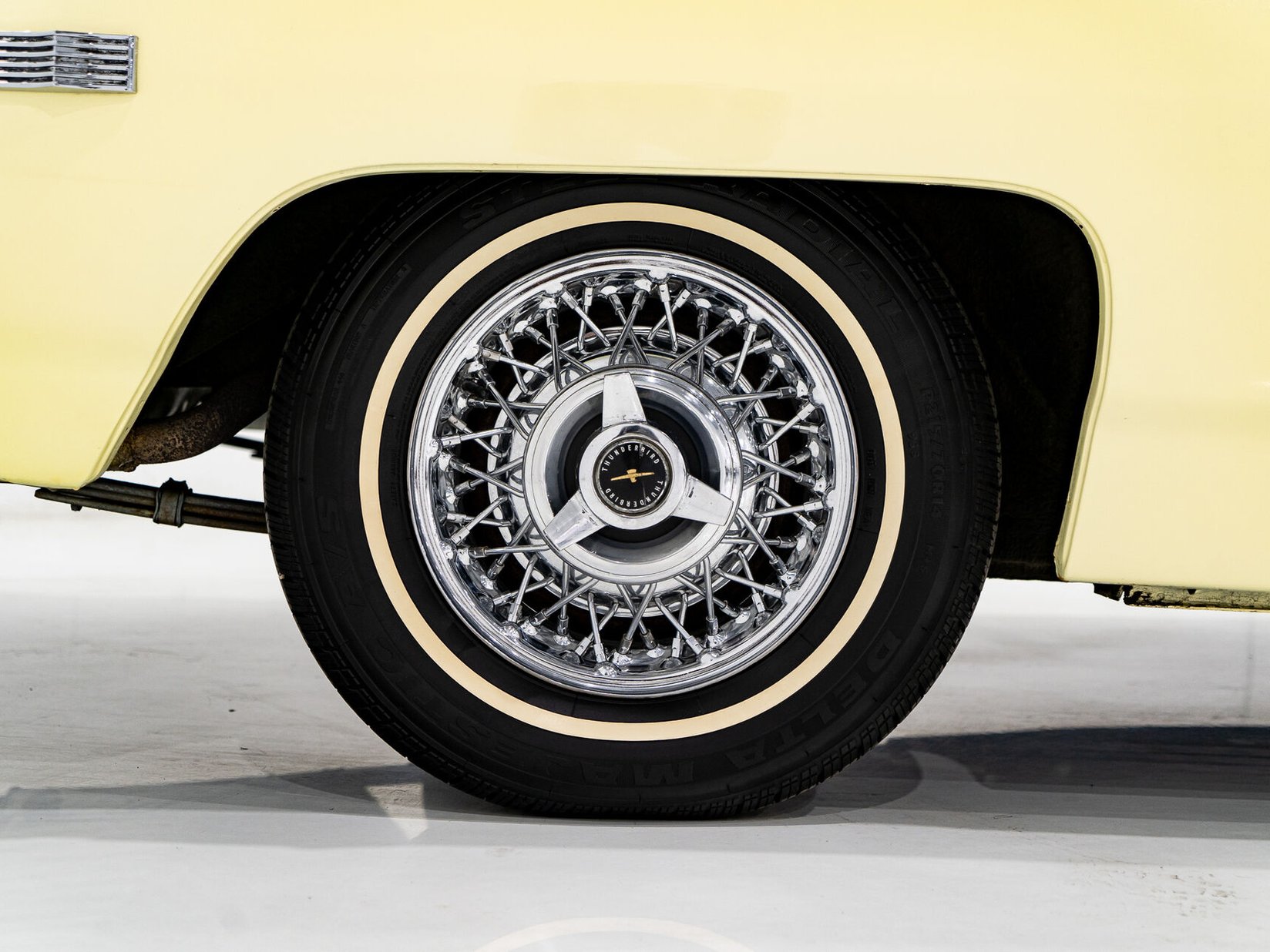 Ford Thunderbird Beautifully Presented From Older Restoration with original bill of sale 1962 Jaune Montréal - photo #44