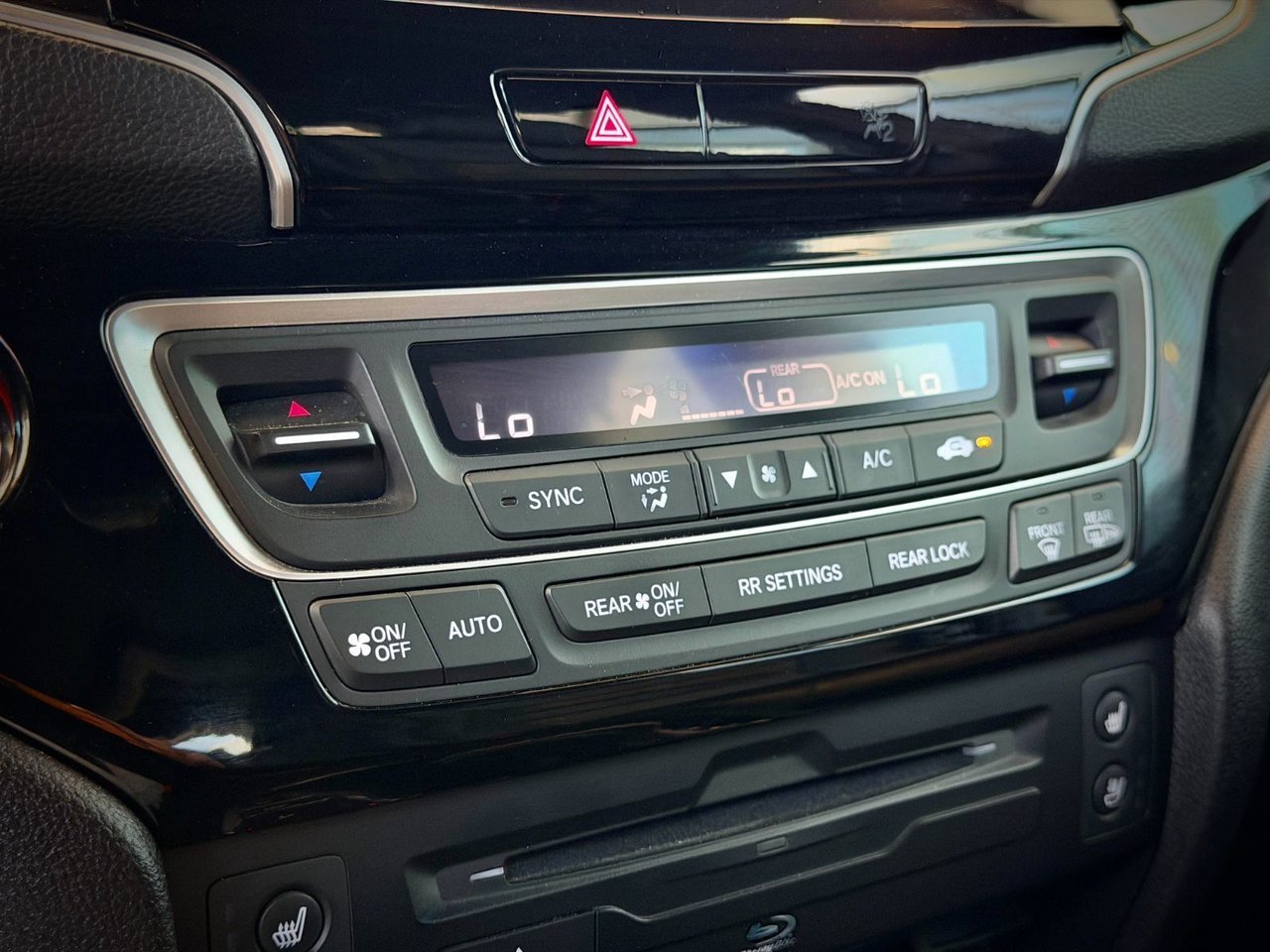 2019 Honda Pilot Black Notre-Dame-des-Prairies - photo #27