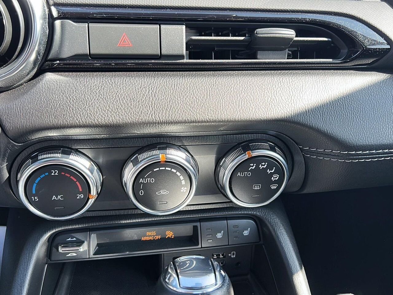 2021 Mazda MX-5 Grey Rouyn-Noranda - photo #20