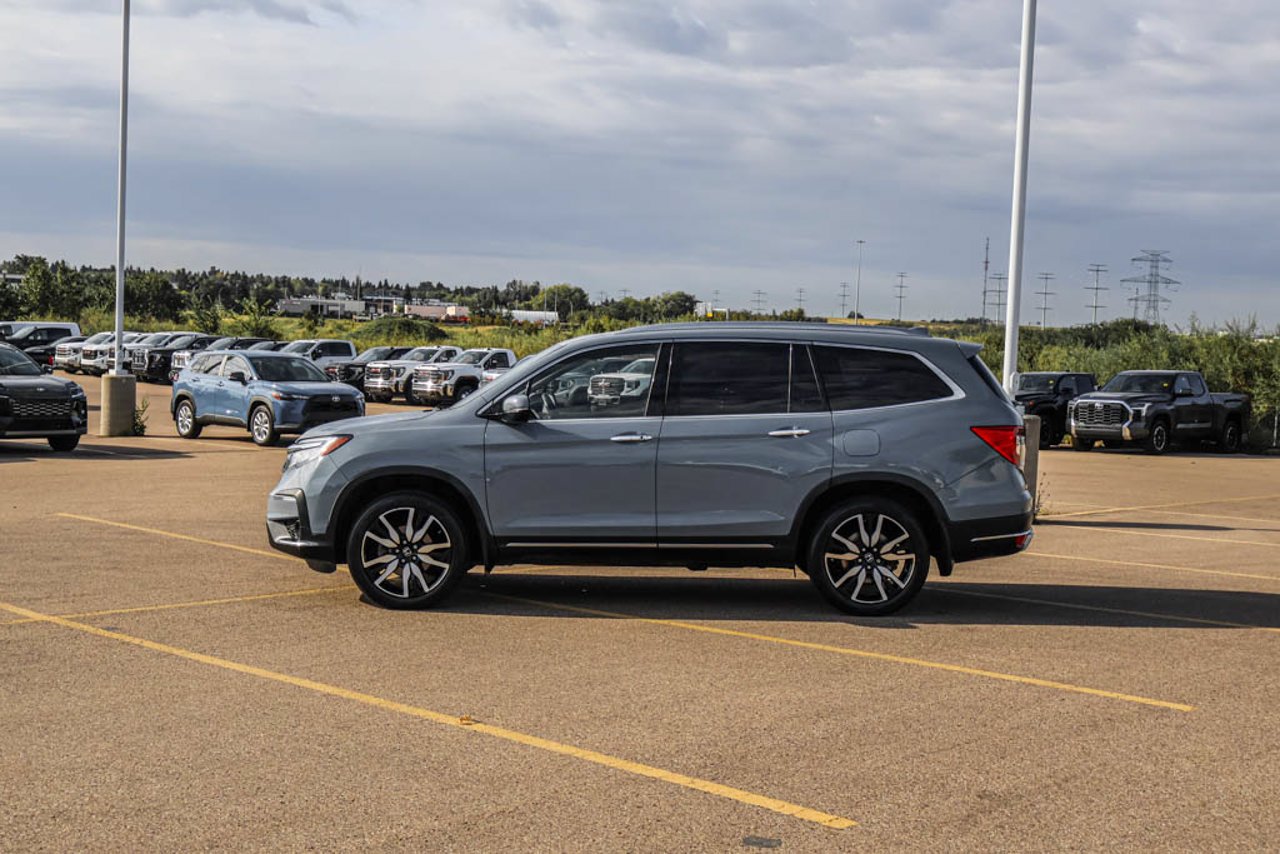 2022 Honda Pilot Touring 7-Passenger AWD Grey Sherwood Park - photo #4