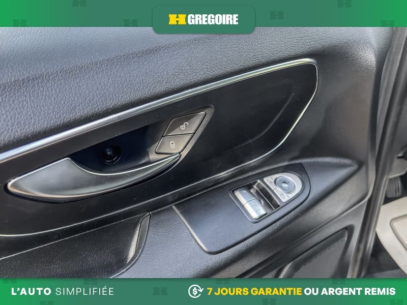 2022 Mercedes Benz Metris Blue Blainville - photo #16