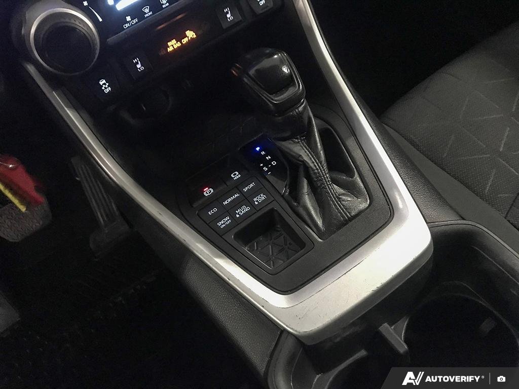 2023 Toyota RAV4 2601206A | LE White Edmonton - photo #17