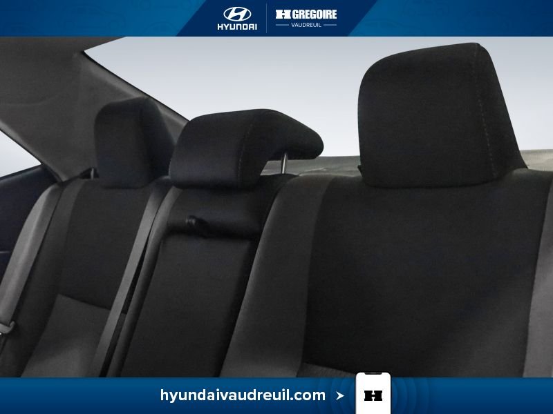Toyota Corolla 2018 Bleu Laval - photo #18