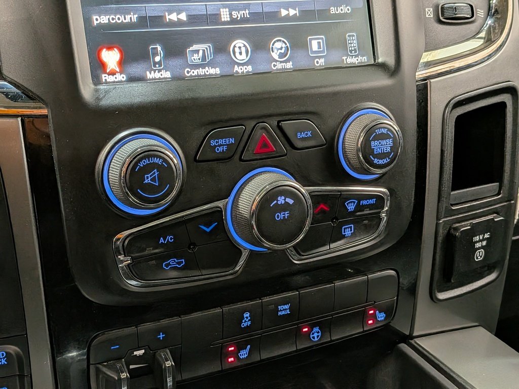 Ram 1500 4WD Quad Cab 140.5" Sport 2017 Bleu Val-David - photo #22