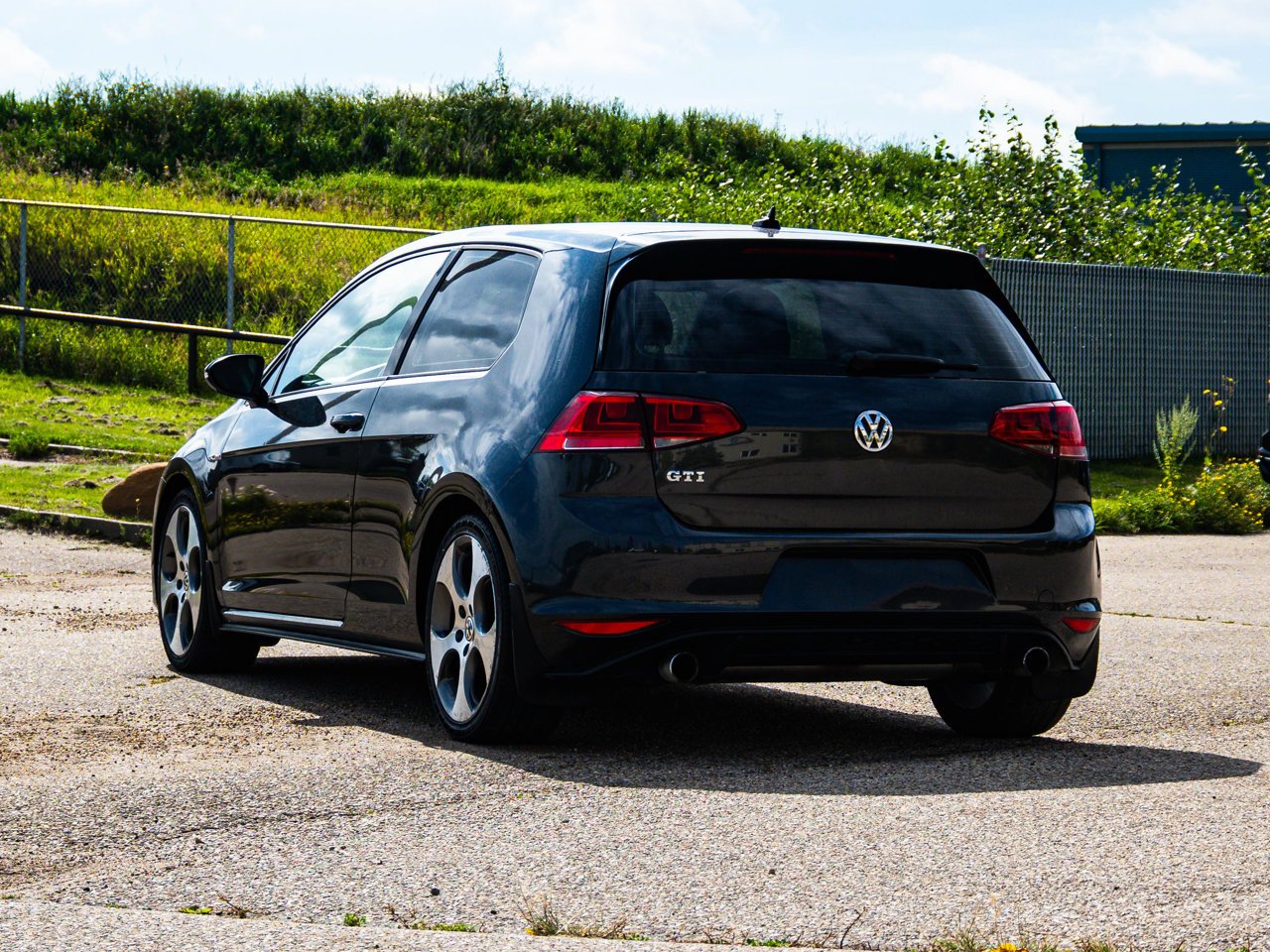 2015 Volkswagen Golf GTI 3dr HB Man gray Sherwood Park - photo #10