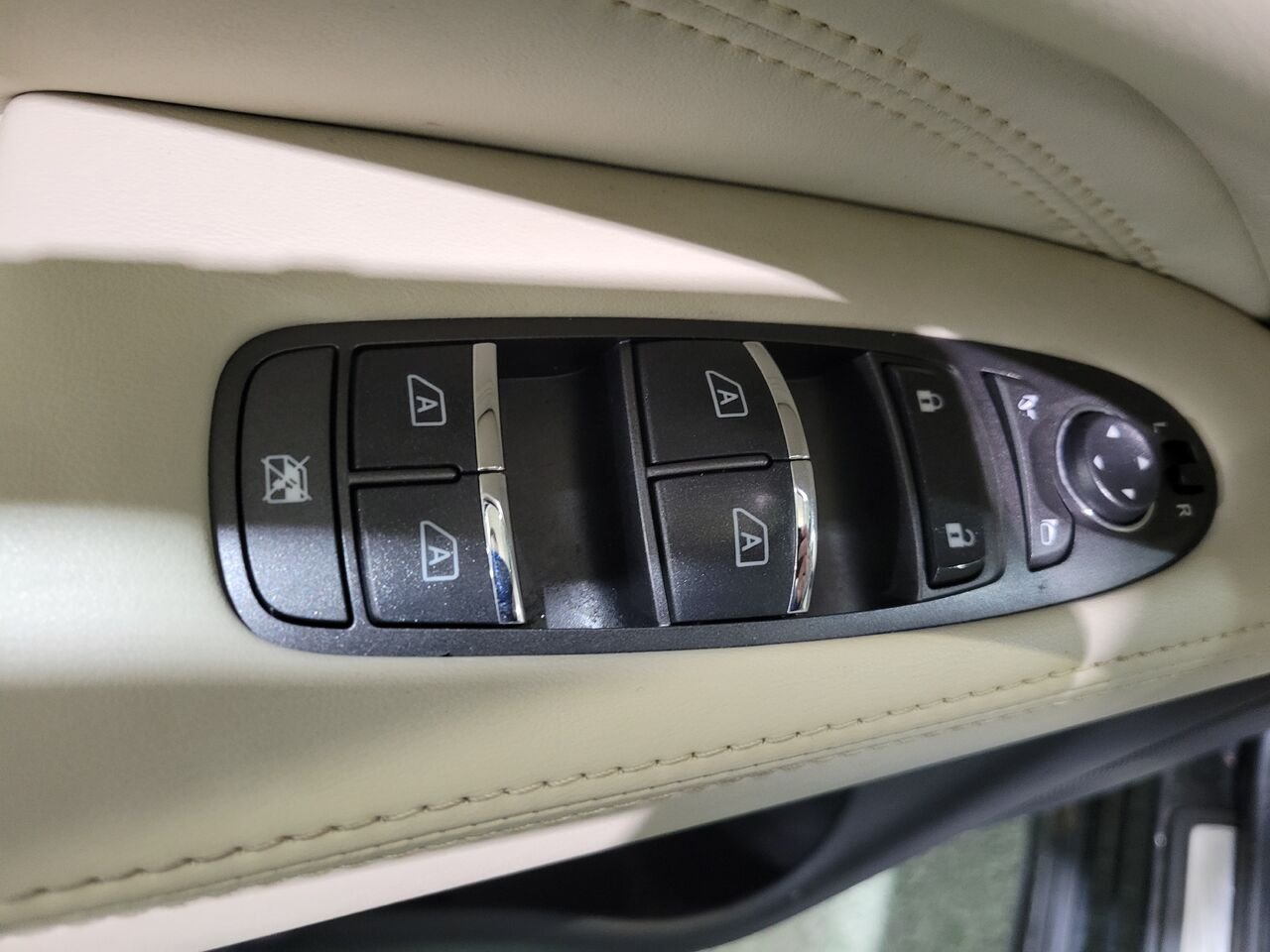 2018 INFINITI QX60  - photo #8