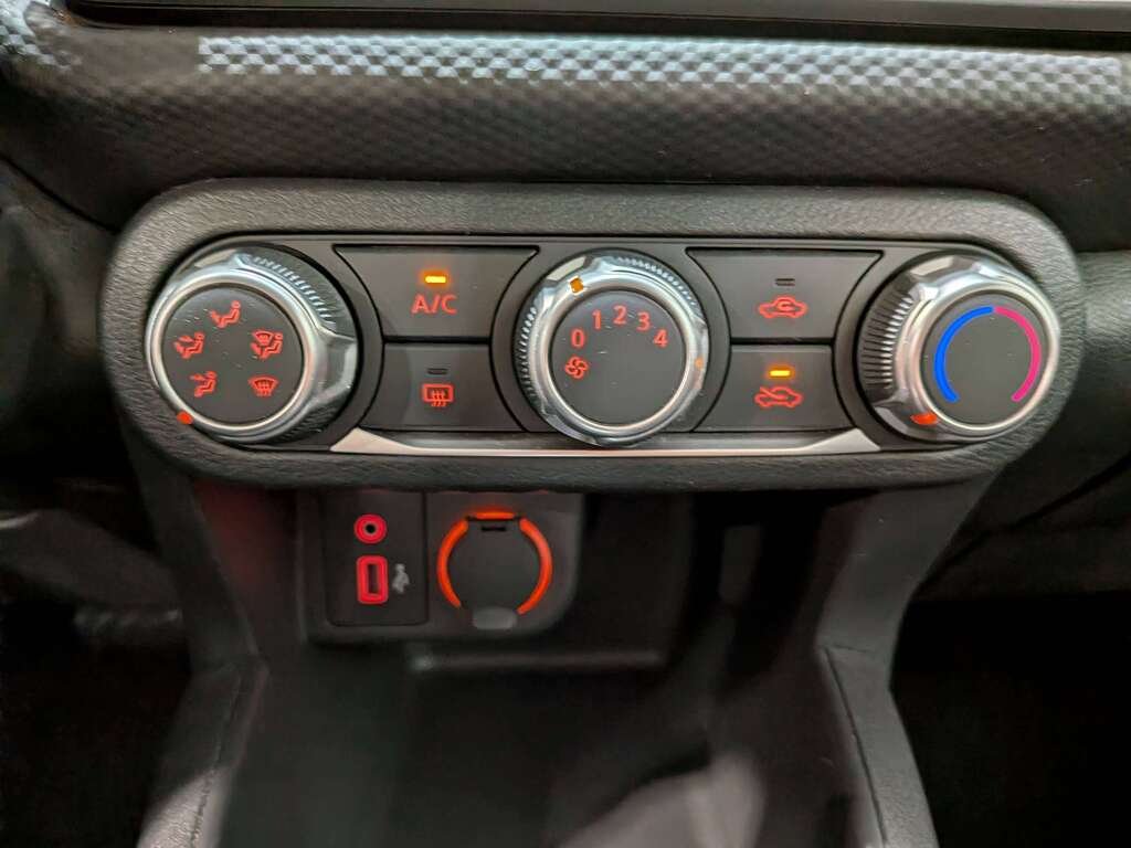 Nissan Kicks 2024 Gris Val-David - photo #23