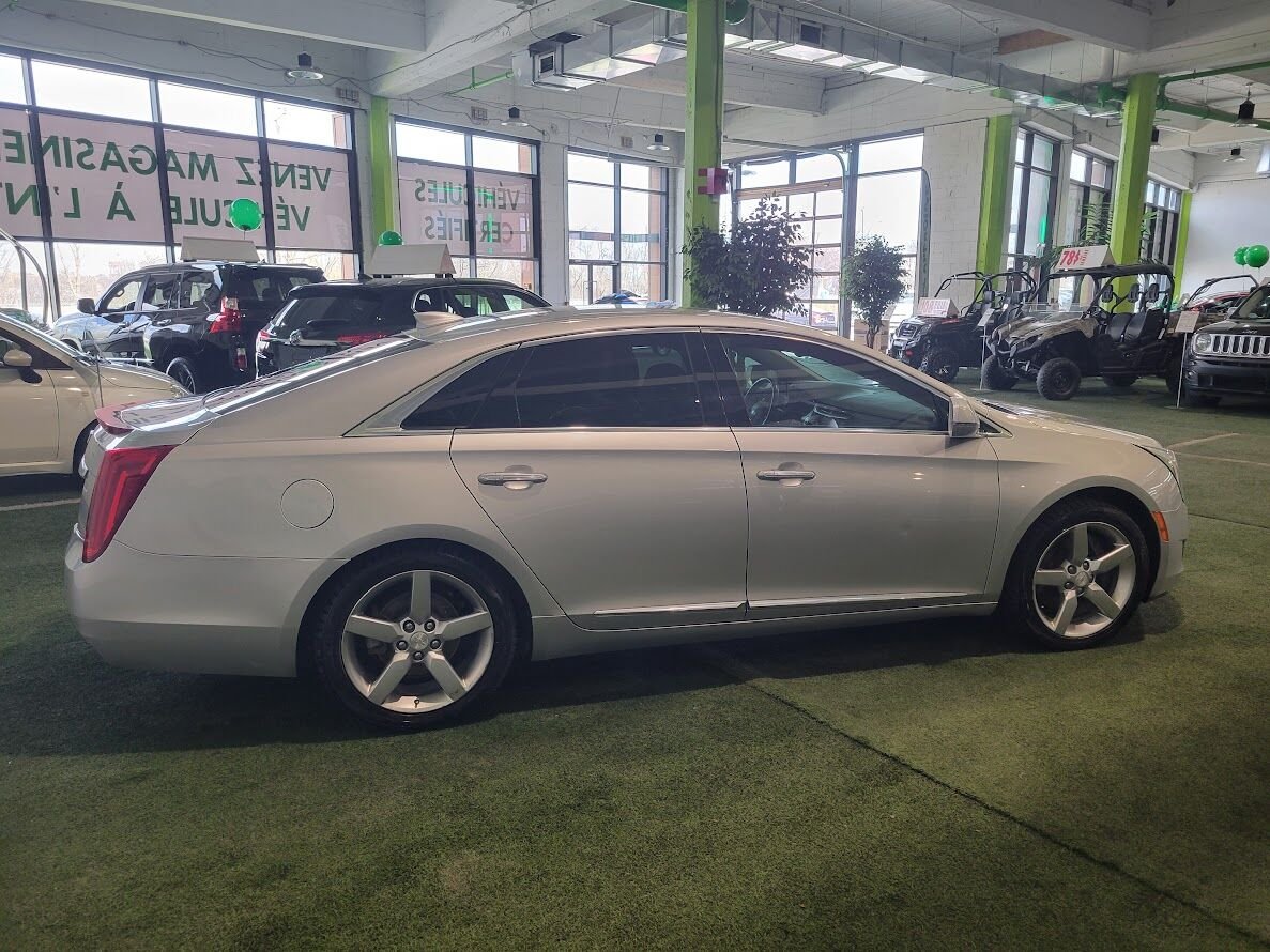 2017 Cadillac XTS Grey  - photo #14