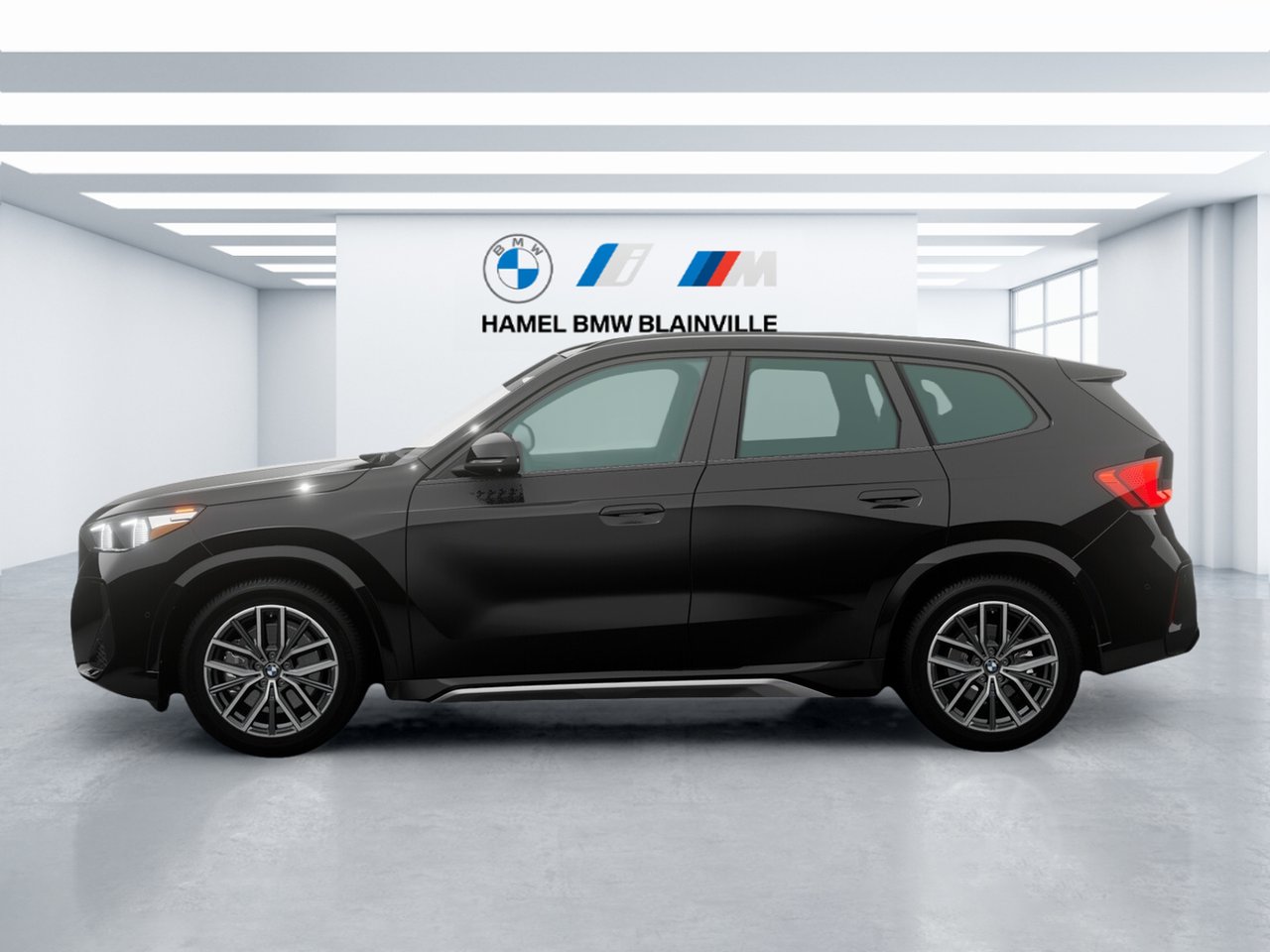 2026 BMW X1 xDrive28i Black Sapphire Metallic Blainville - photo #3