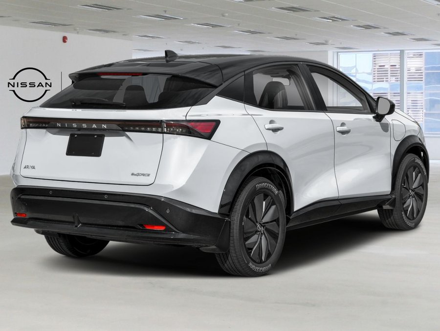 2026 Nissan ARIYA 2026 Everest White Pearl Tricoat/Black Diamond Pearl