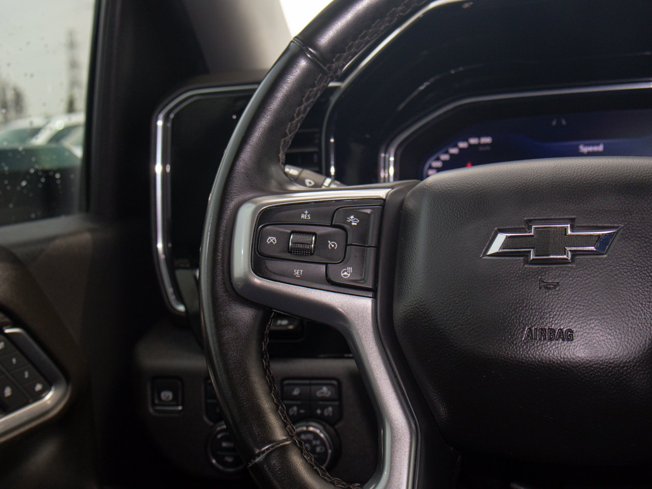 2025 Chevrolet Silverado 2500HD 4WD Crew Cab 159 LTZ White Sherwood Park - photo #25