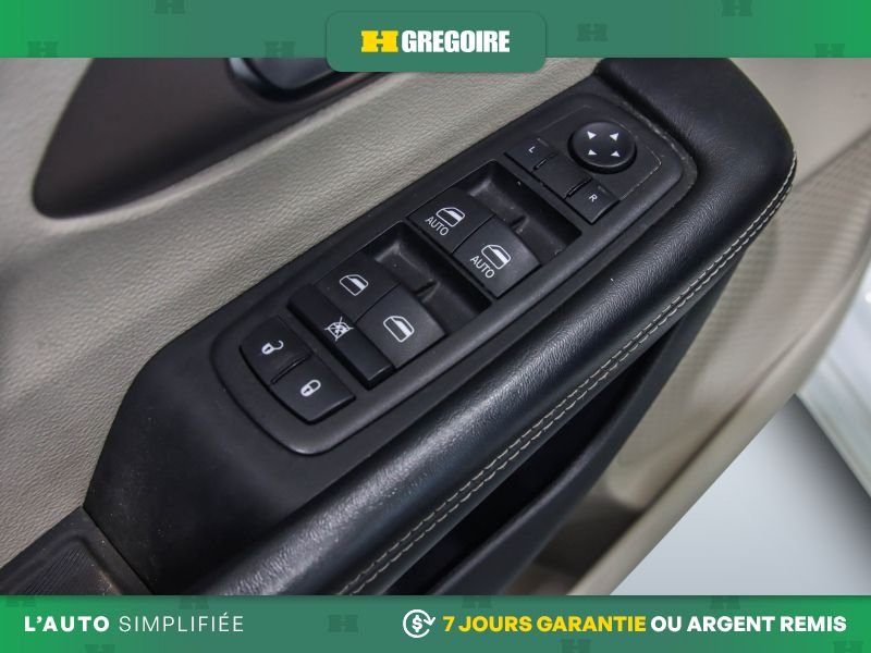 Chrysler Grand Caravan 2023 Blanc Saint-Eustache - photo #17