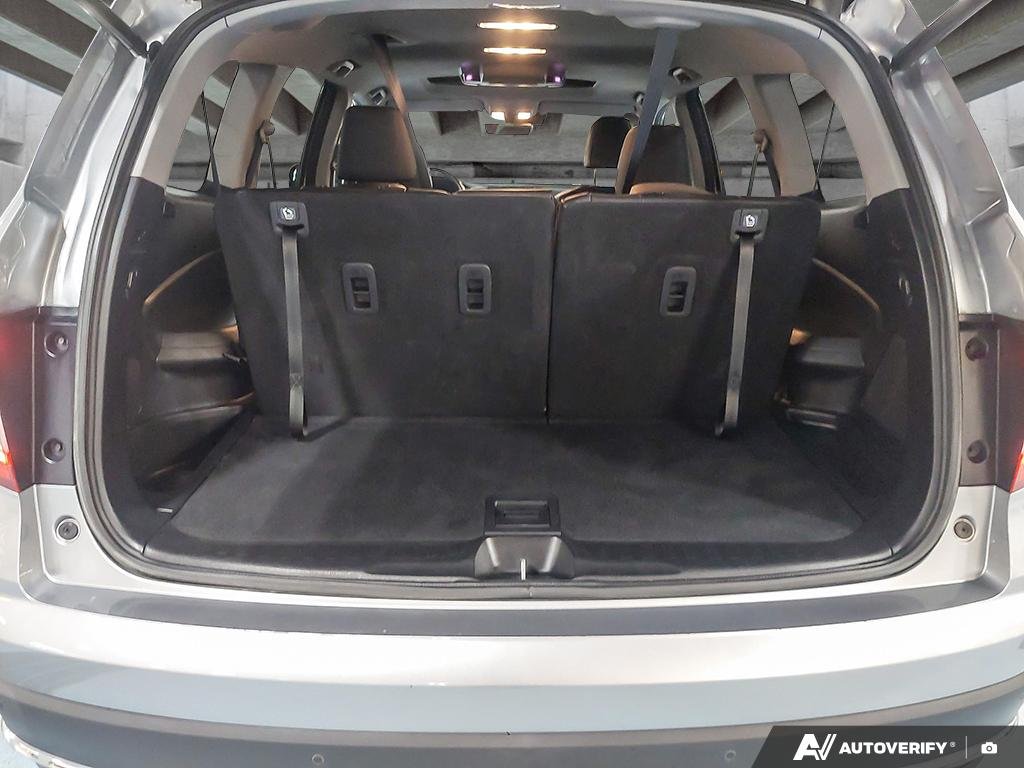 2020 Honda Pilot 2601975A | Touring 8-Passenger Silver Edmonton - photo #11