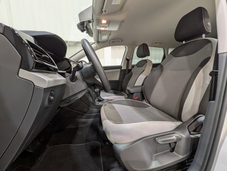 2023 Volkswagen Taos White