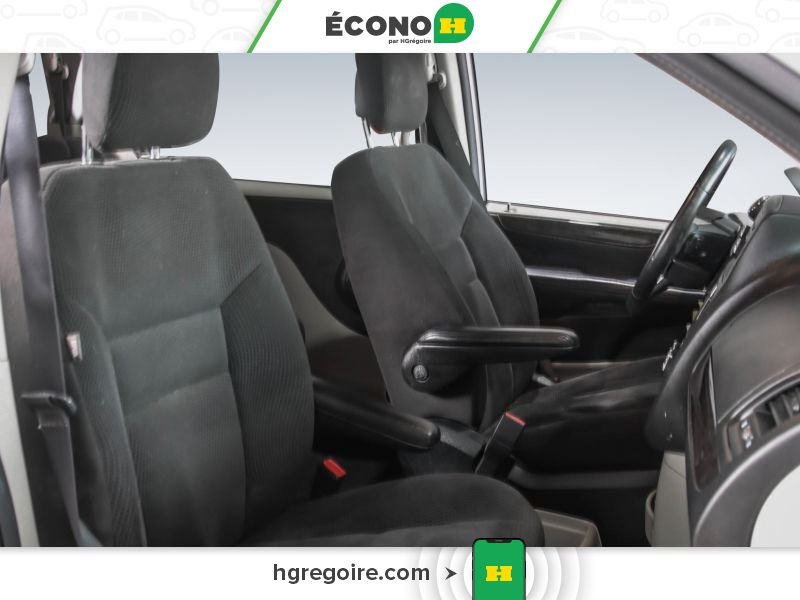 2017 Dodge GR Caravan Grey Laval - photo #24