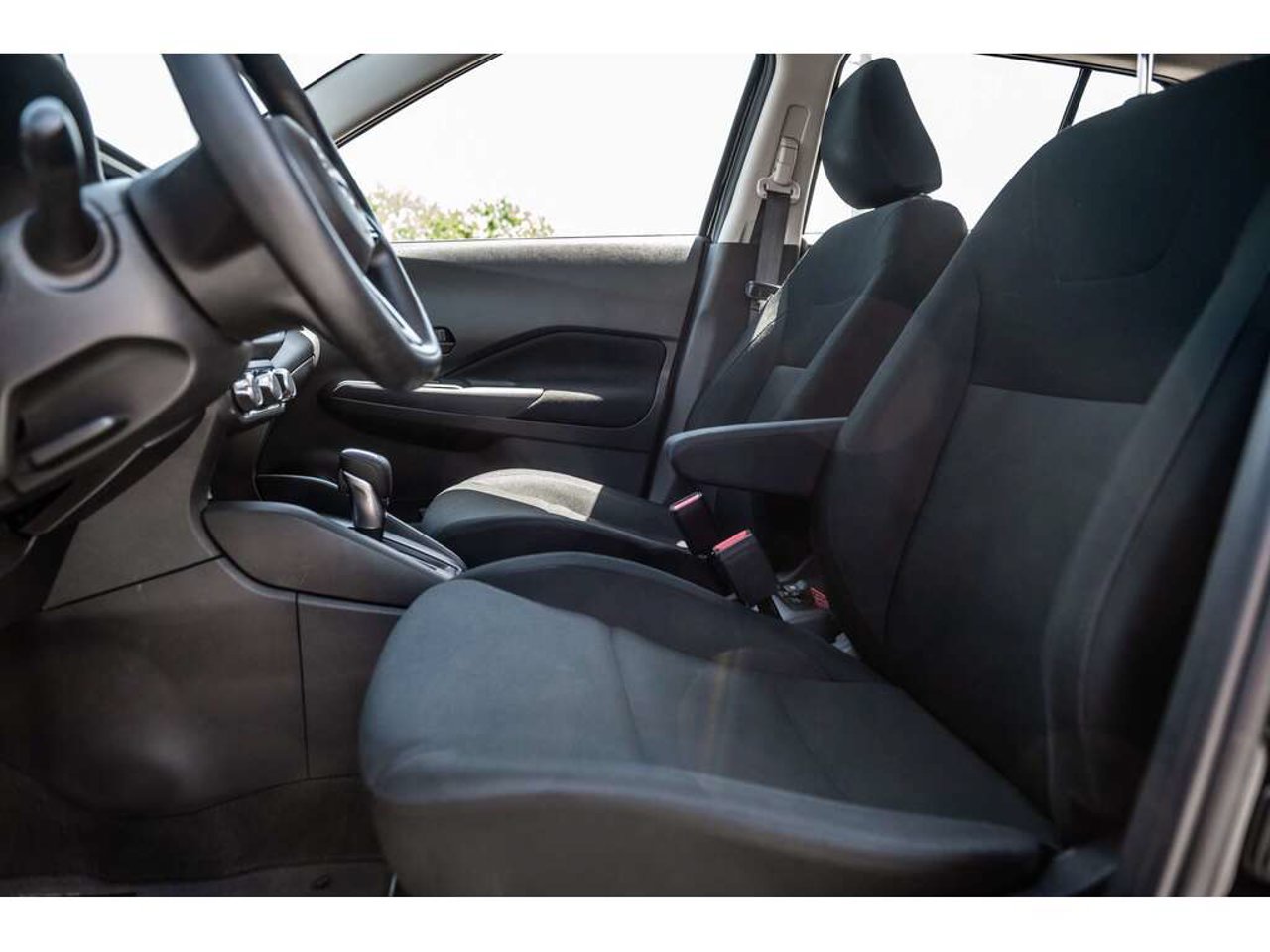 Nissan Kicks Play 2025 Argent Sainte-Julienne - photo #11