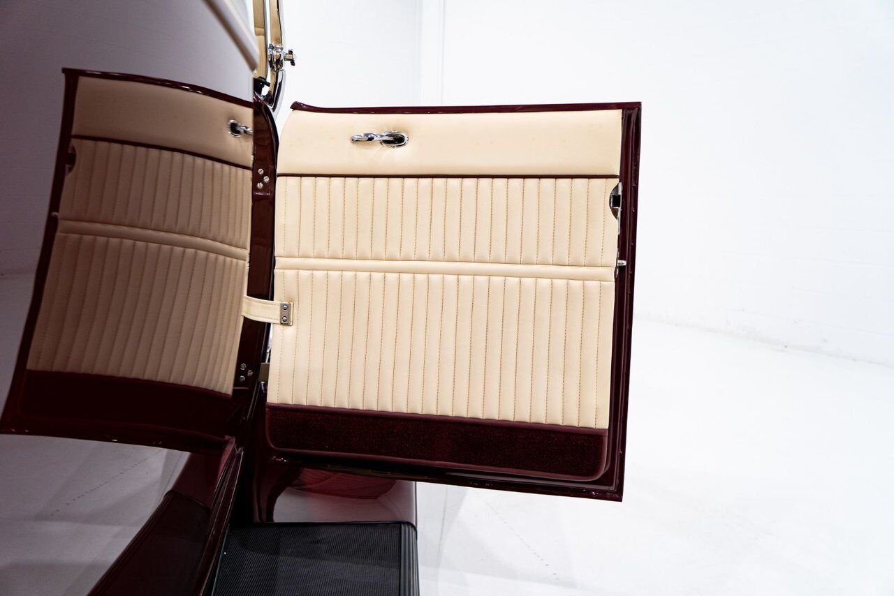 1932 Ford Highboy Lobeck creation spectacular presentation **PRICE IN USD** Red Montreal - photo #49